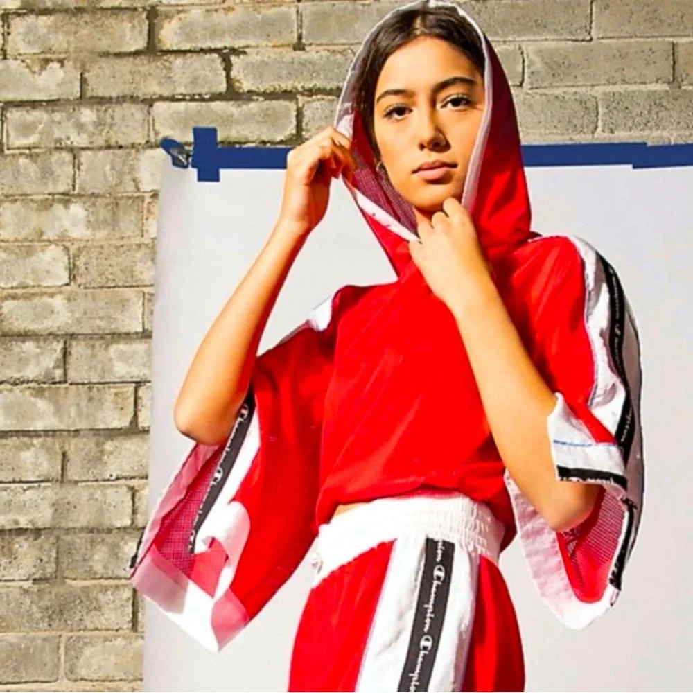 Champion NWT Women’s Cropped Mesh Top RED - Size L